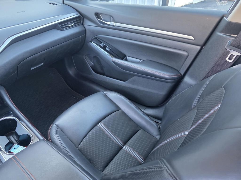 Used 2024 Nissan Altima 2.5 SR image 27