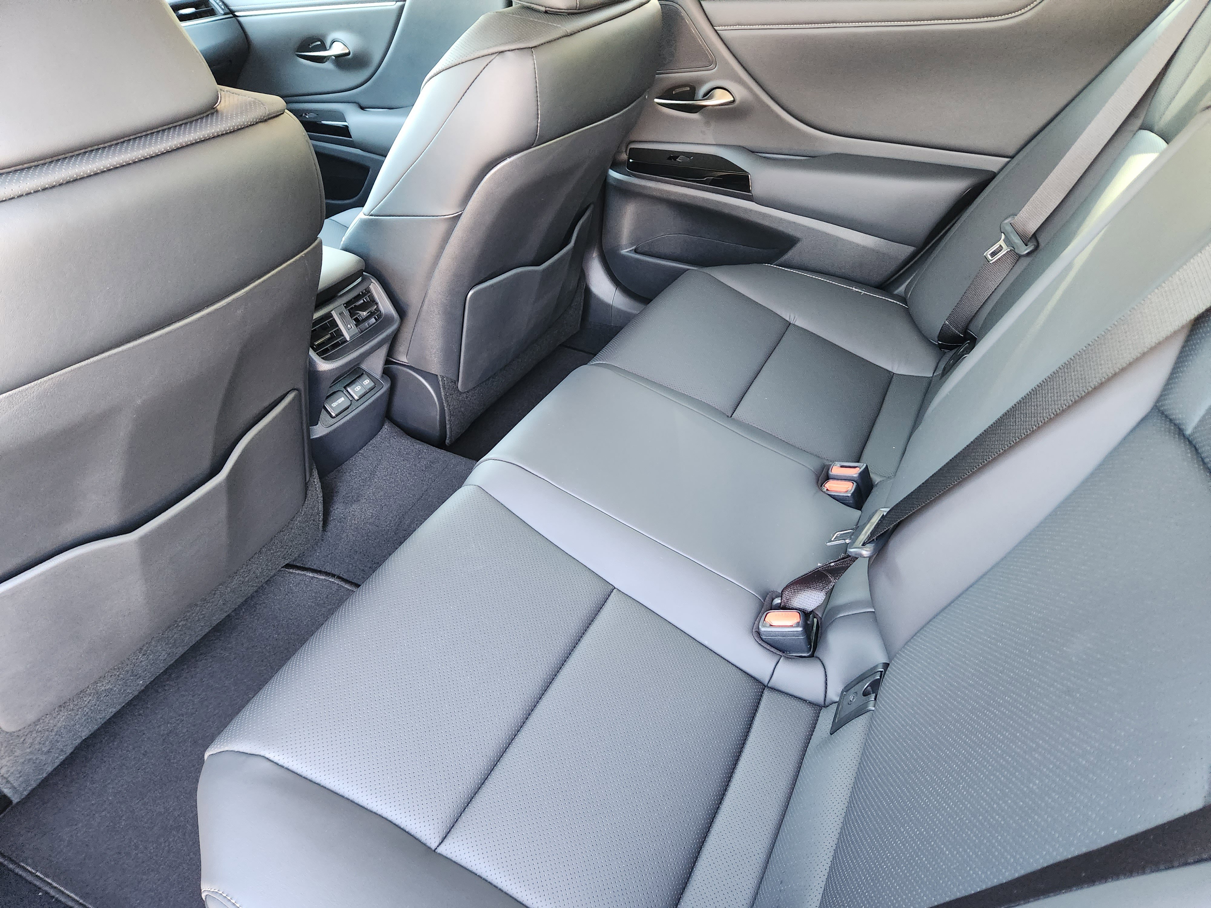 New 2025 Lexus ES 350 w/ Premium Package image 24