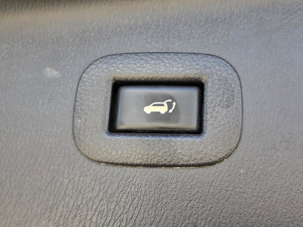 Used 2017 Nissan Armada SL w/ Moonroof Package RWD image 12