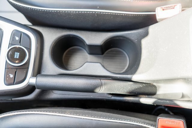 Used 2022 Hyundai Venue Limited image 31