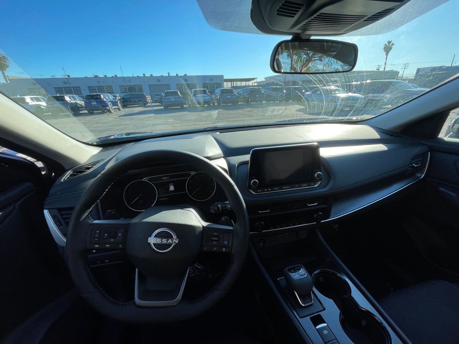Used 2025 Nissan Rogue SV image 33