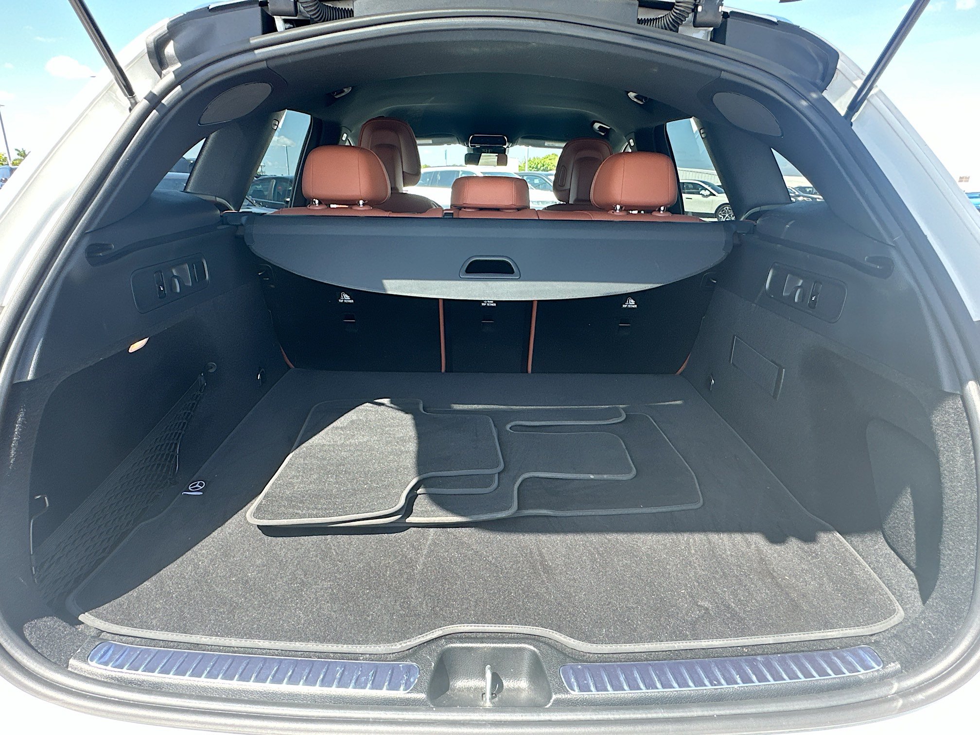 Used 2025 Mercedes-Benz GLC 300 image 24
