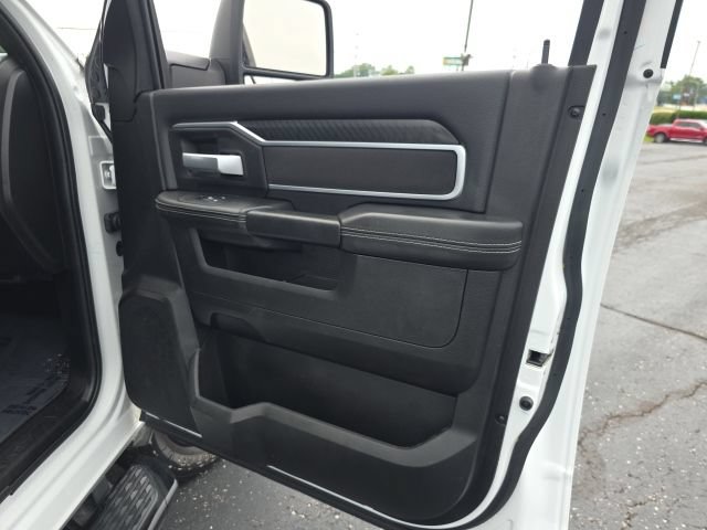 Used 2025 RAM 2500 Big Horn AWD/4WD image 29