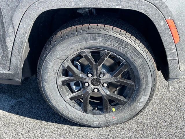 New 2026 Jeep Grand Cherokee Altitude AWD/4WD image 11