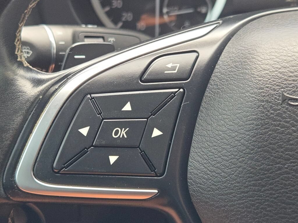 Used 2018 INFINITI QX30 Premium w/ Navigation Package AWD/4WD image 36