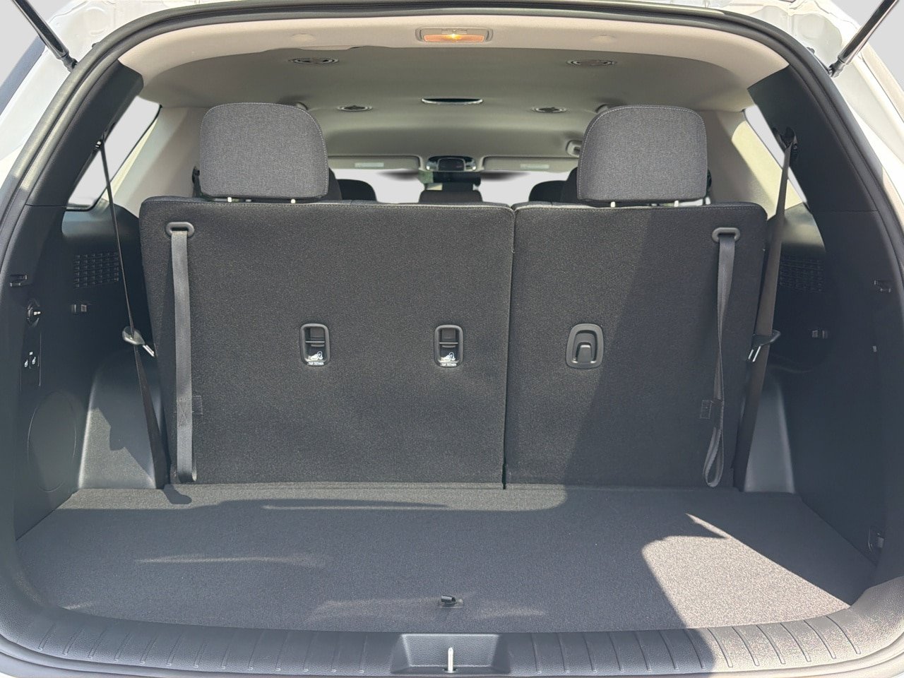 Used 2025 Hyundai Palisade SE FWD image 28