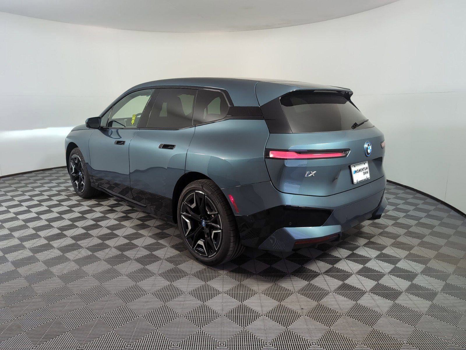 Used 2025 BMW iX xDrive50 w/ Premium Package image 3