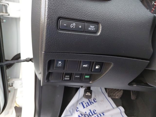 Used 2018 Nissan Rogue SV image 13