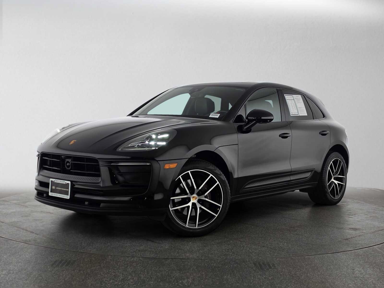 Used 2024 Porsche Macan AWD/4WD image 1