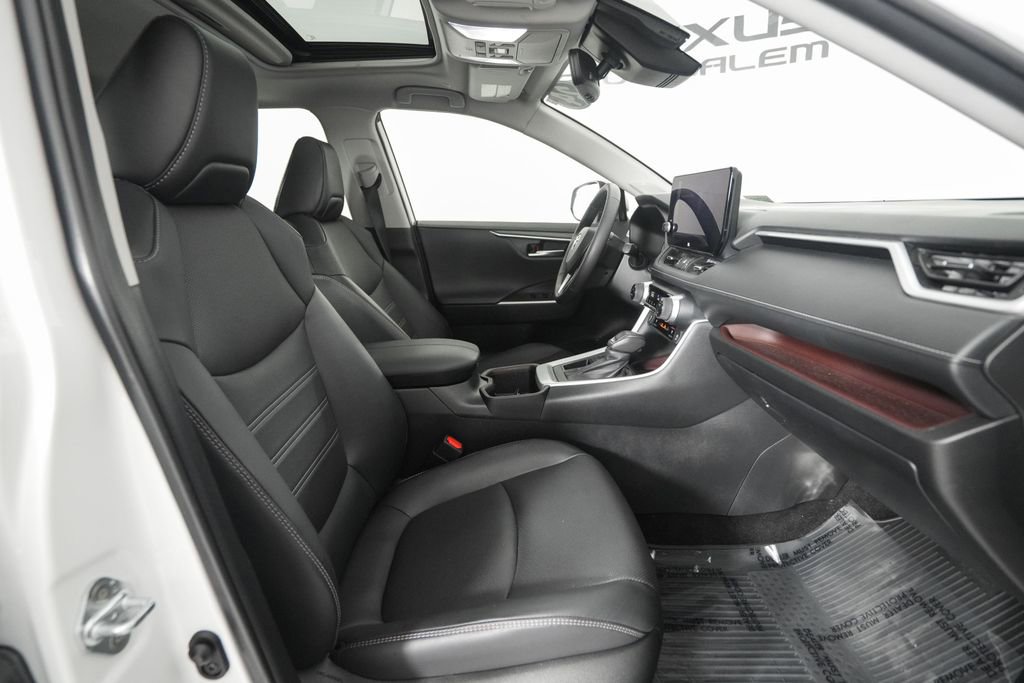 Used 2024 Toyota RAV4 Limited w/ Advanced Technology Package image 19