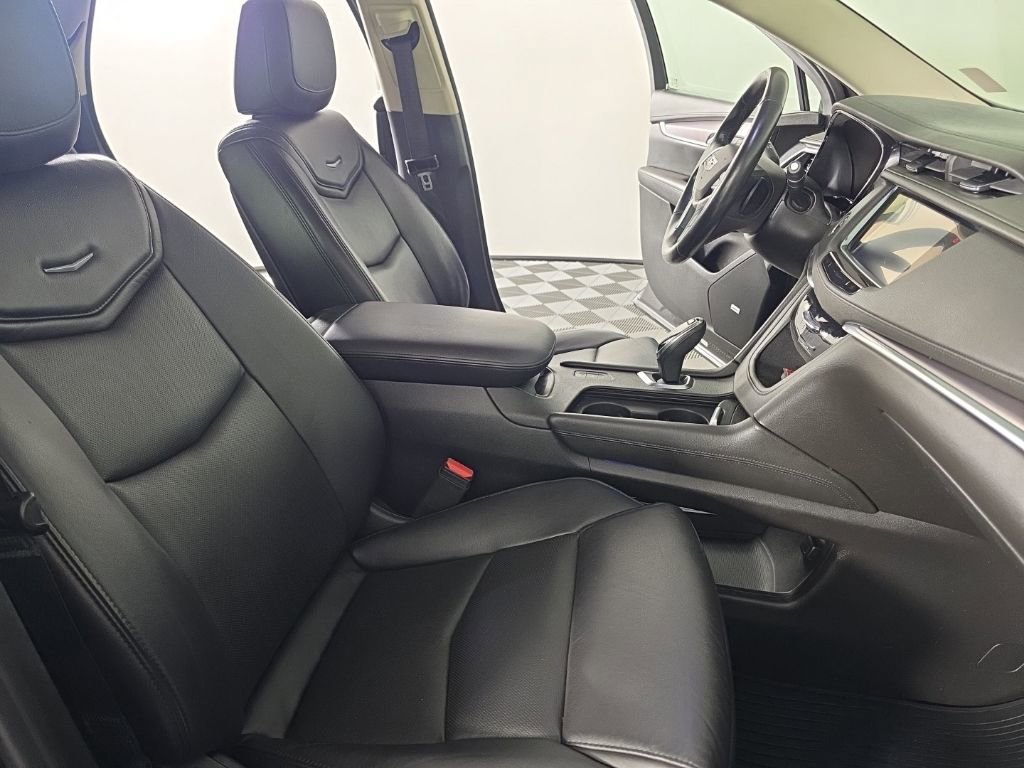 Used 2018 Cadillac XT5 Luxury w/ Driver Awareness Package AWD/4WD image 41