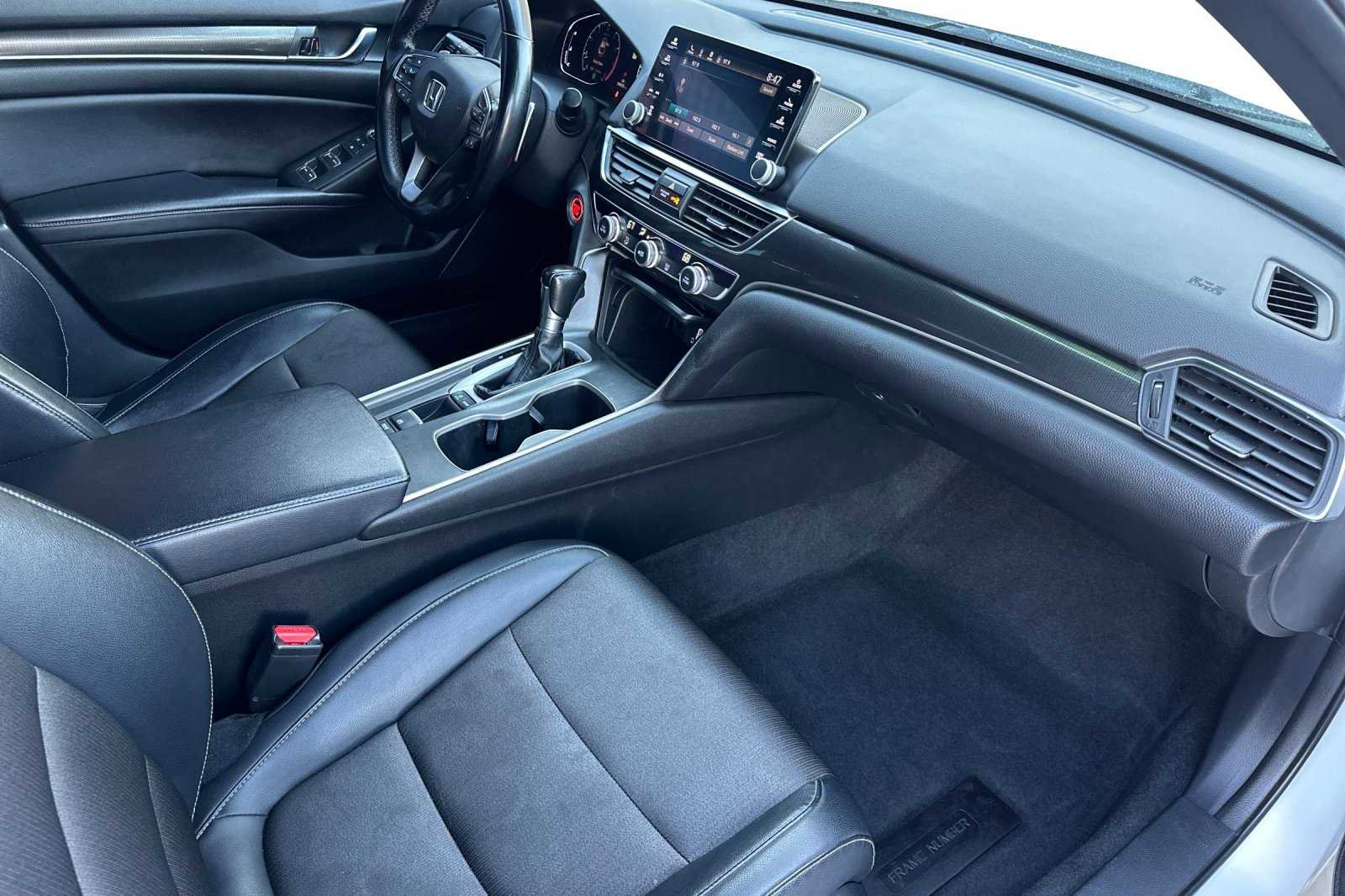 Used 2018 Honda Accord Sport image 18