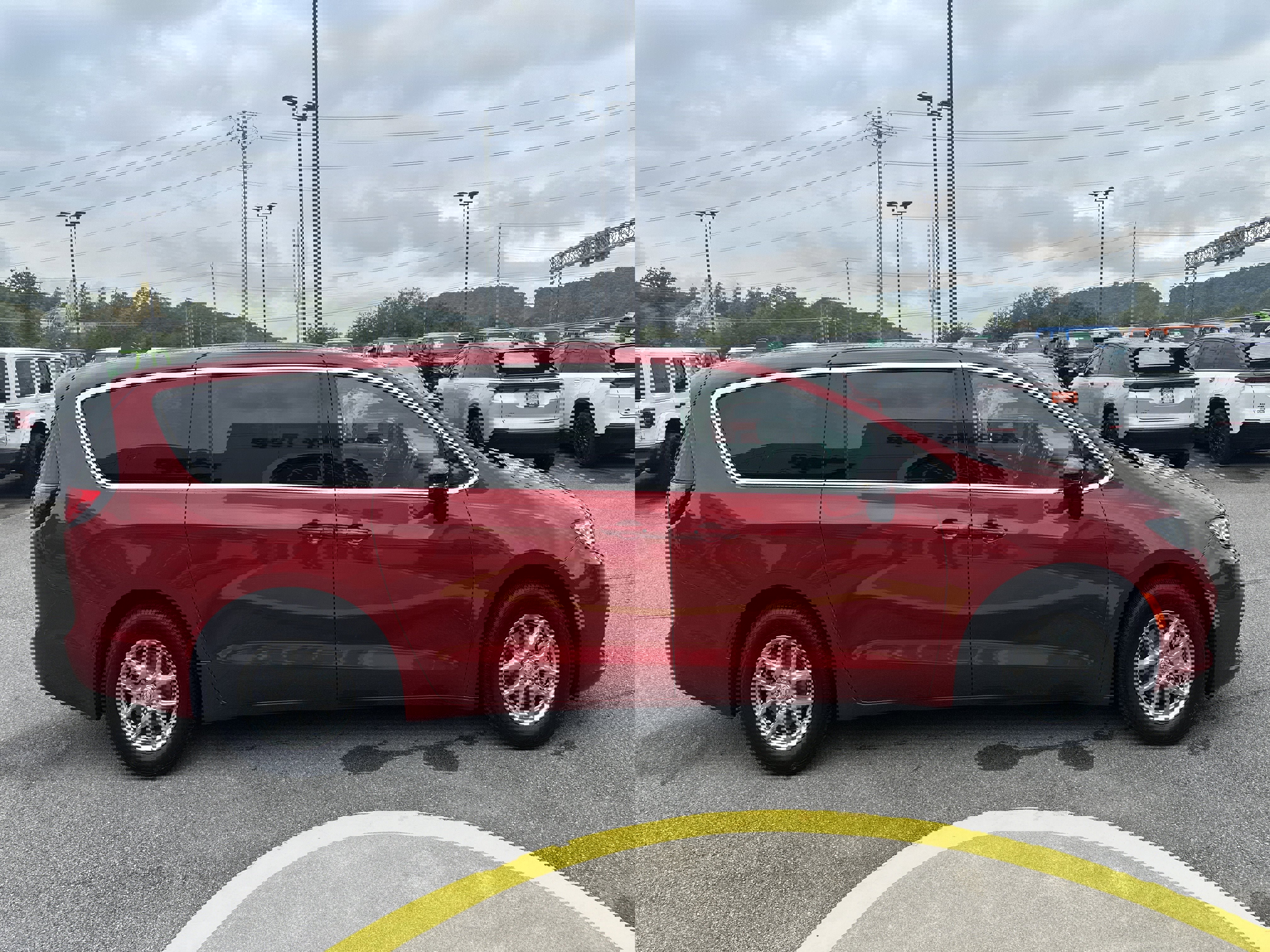 New 2026 Chrysler Pacifica Select image 6