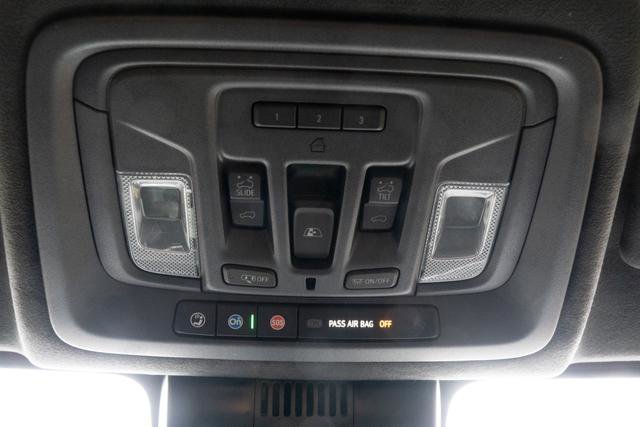 Used 2025 GMC Sierra 2500 AT4X image 25