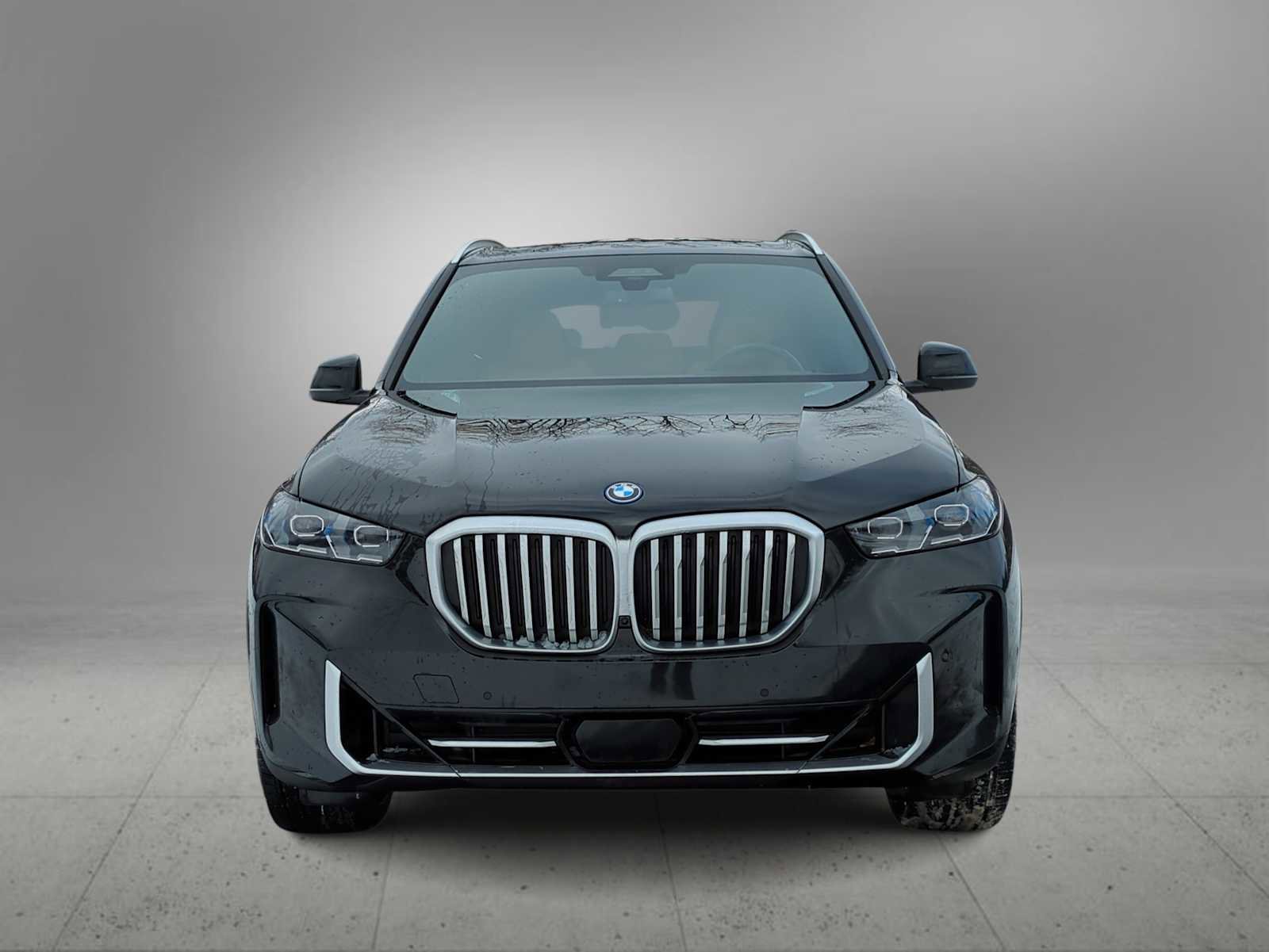 Certified 2024 BMW X5 xDrive50e w/ Premium Package image 3