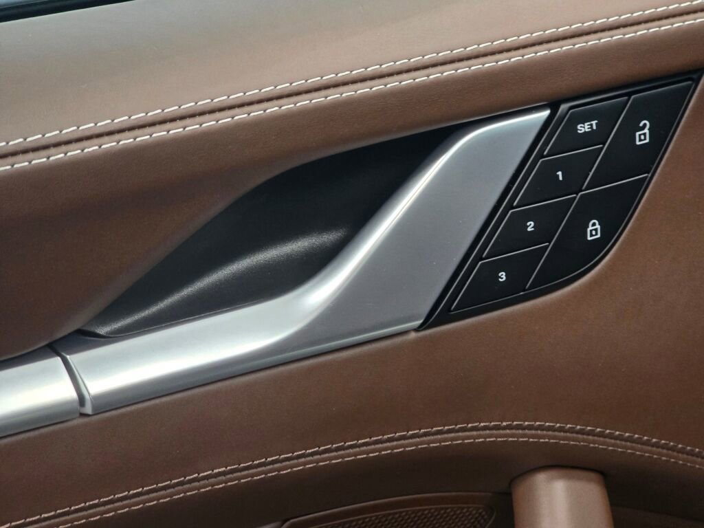 Certified 2022 Porsche 911 Turbo image 34