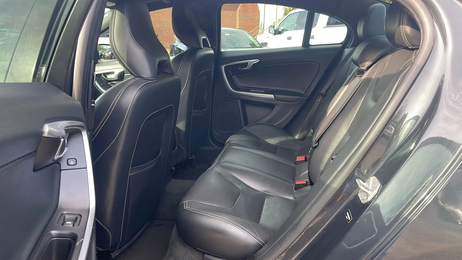 Used 2016 Volvo S60 T6 Platinum image 12