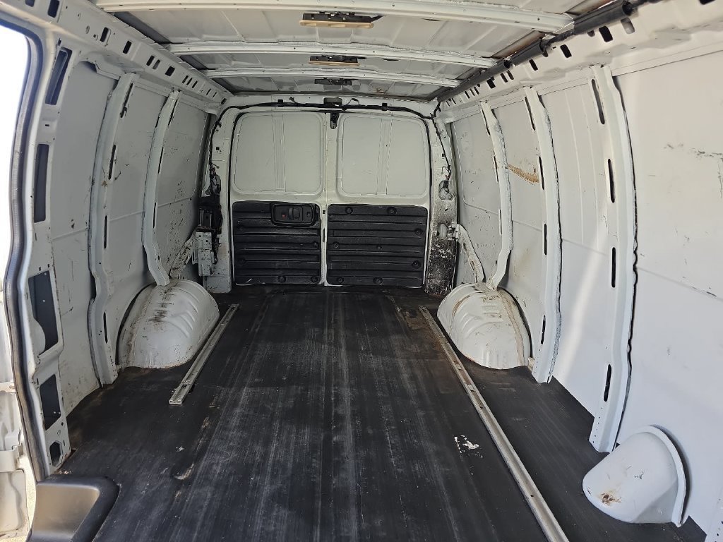 Used 2022 GMC Savana 3500 Extended RWD image 34