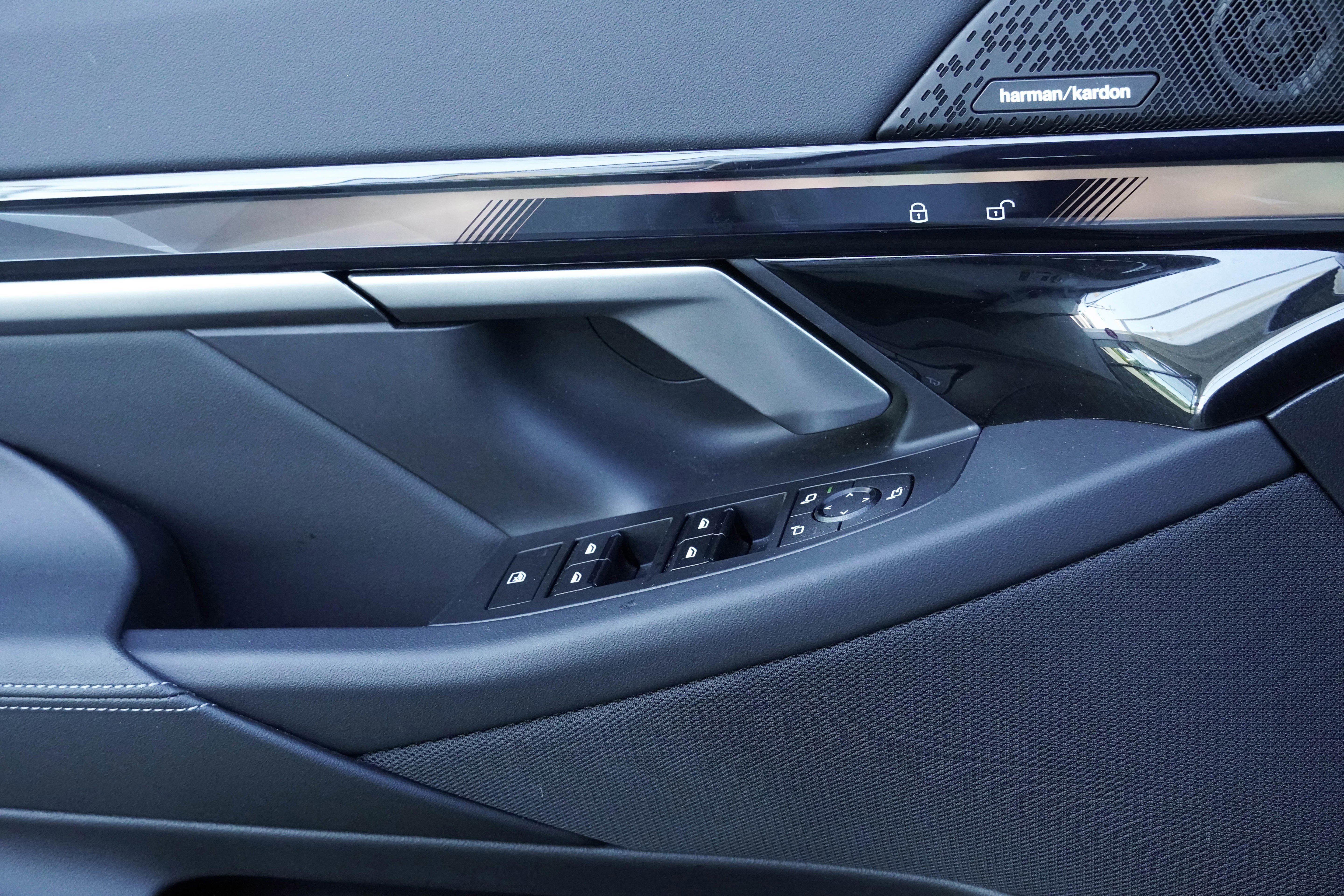 Used 2024 BMW i5 eDrive40i w/ M Sport Package image 15