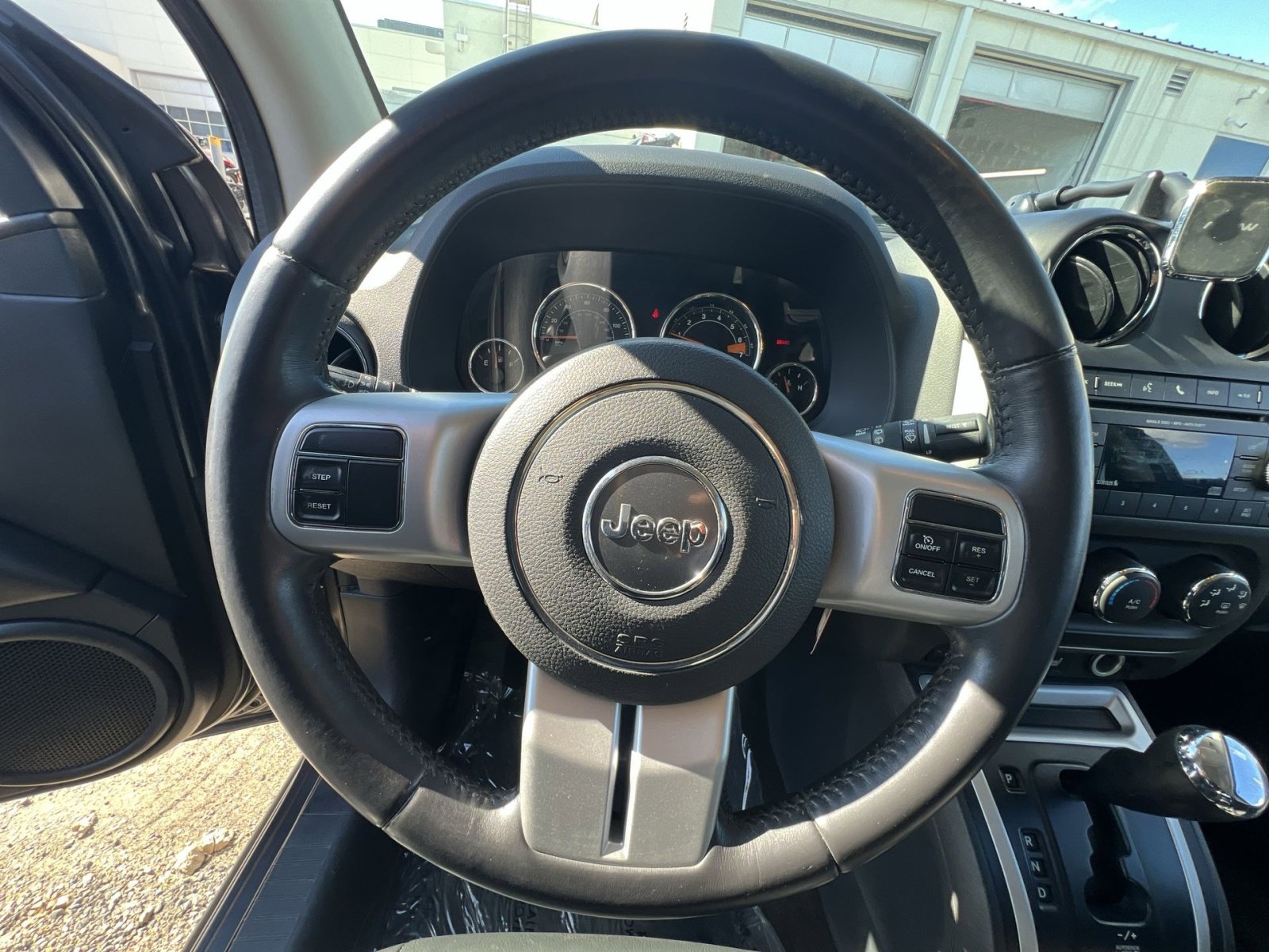 Used 2017 Jeep Compass Latitude image 16