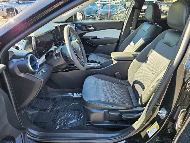 Used 2025 Chevrolet Trax LT FWD image 20