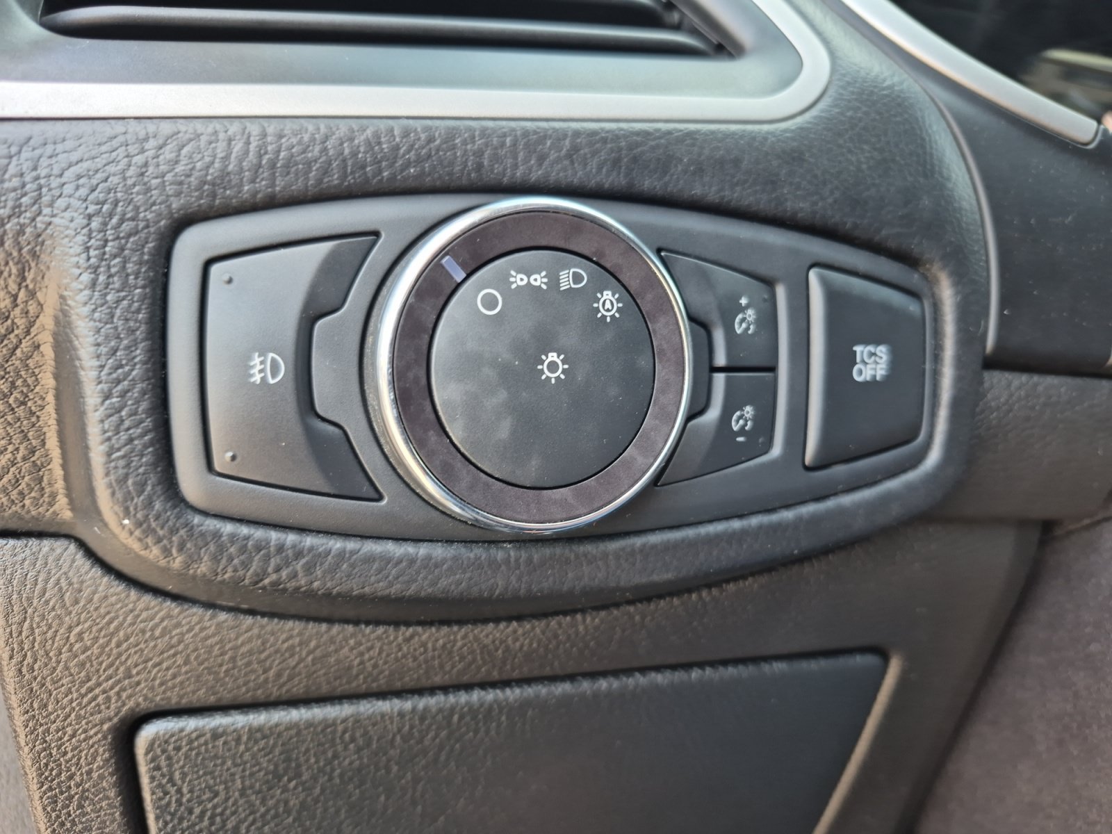 Used 2019 Ford Edge SEL w/ Equipment Group 201A AWD/4WD image 34