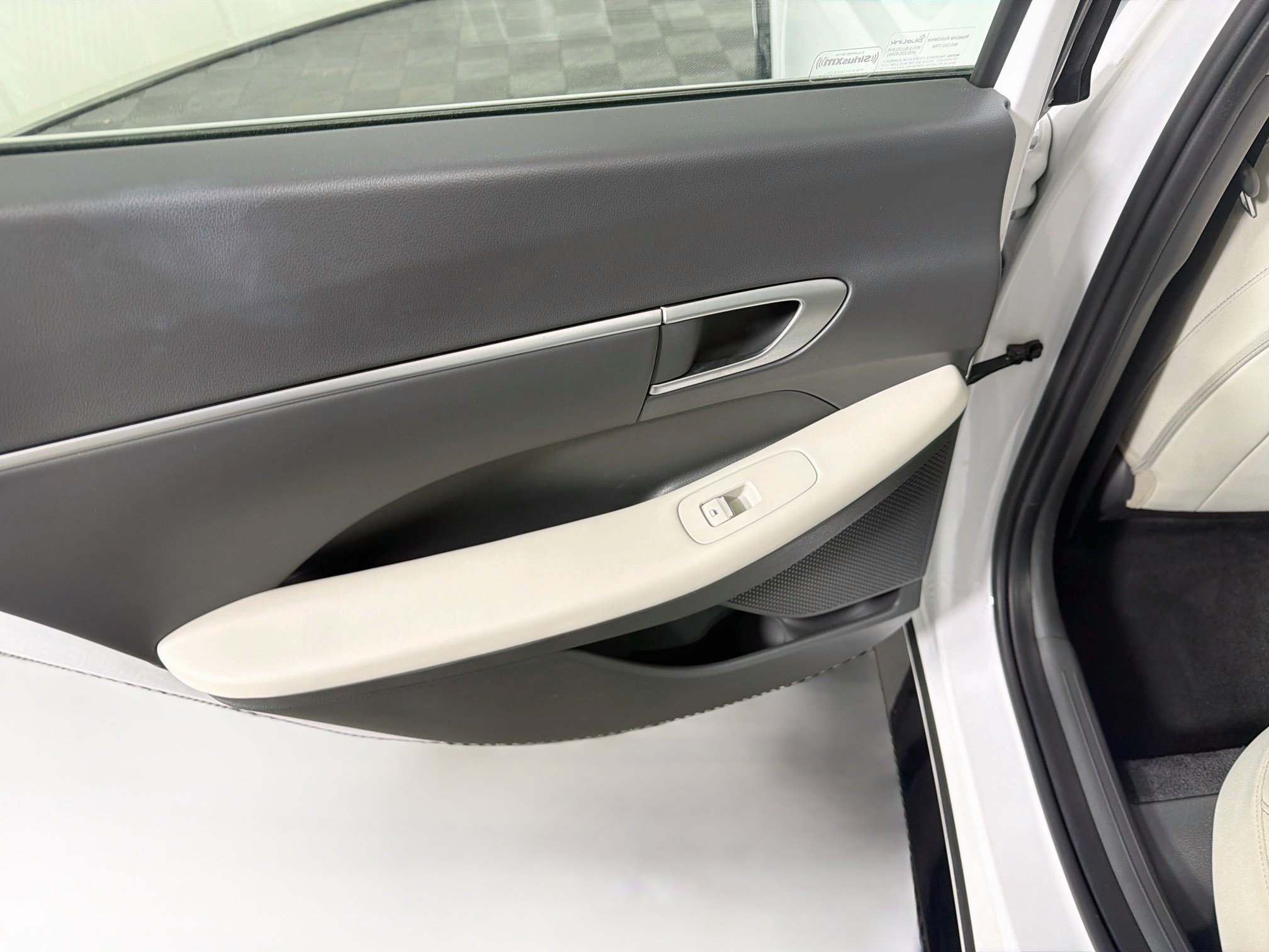 Used 2025 Hyundai Sonata SEL FWD image 25