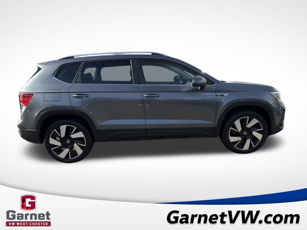 Certified 2024 Volkswagen Taos SEL image 7