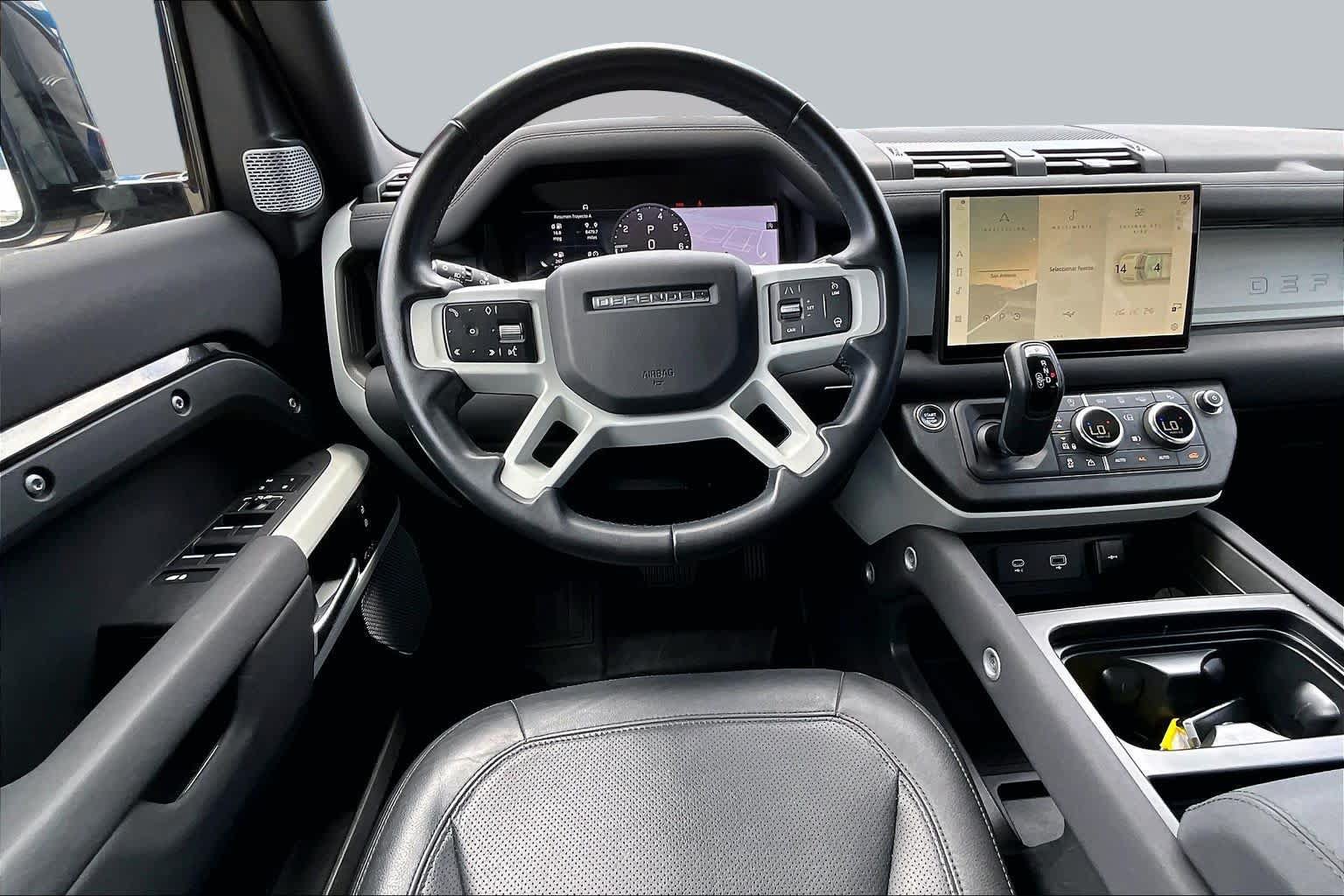 Used 2023 Land Rover Defender 130 SE AWD/4WD image 6