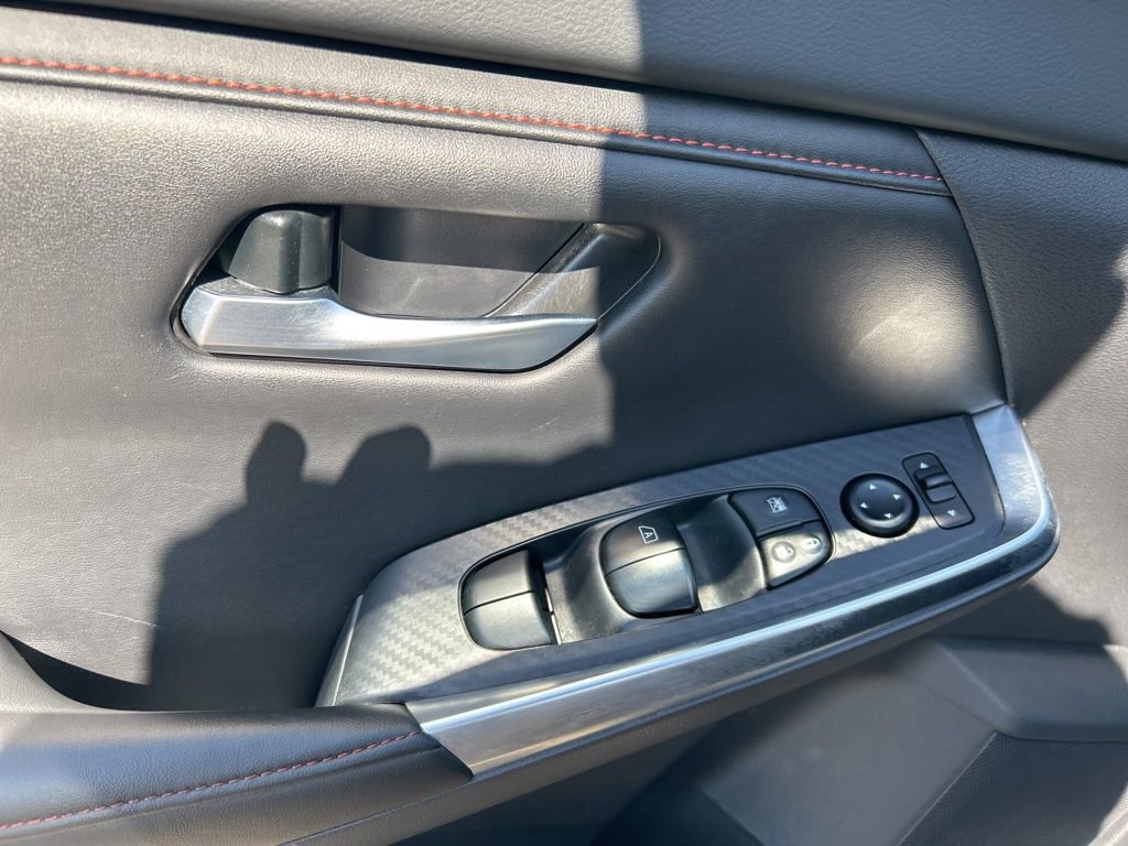 Used 2025 Nissan Sentra SR image 18