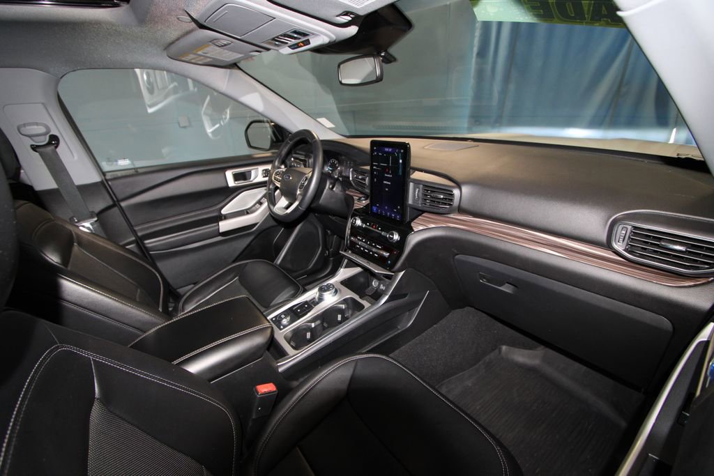 Used 2023 Ford Explorer Limited w/ Limited Technology Package image 26