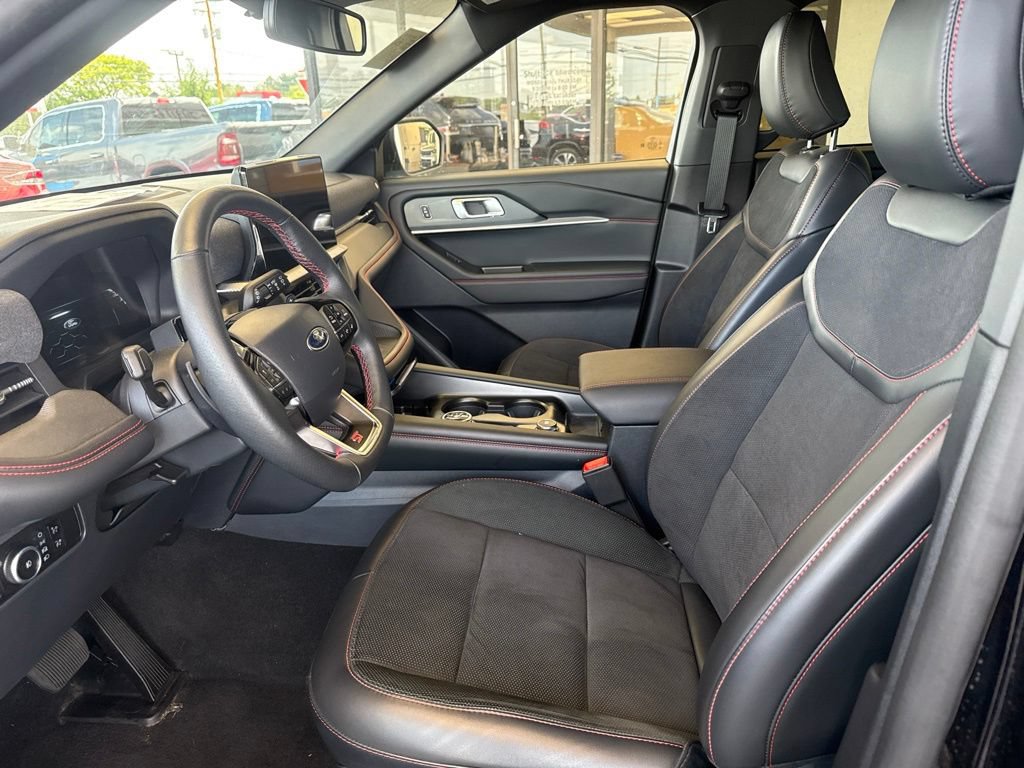 Used 2025 Ford Explorer ST AWD/4WD image 12