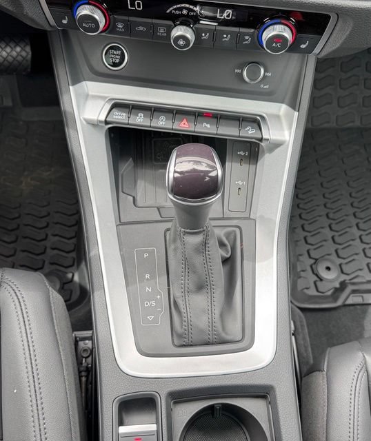 Certified 2025 Audi Q3 2.0T Premium w/ Convenience Package AWD/4WD image 21