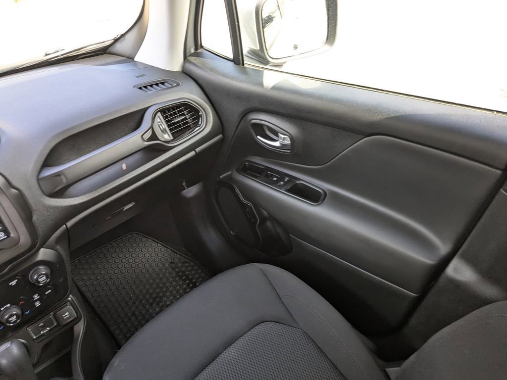 Used 2020 Jeep Renegade Altitude image 17