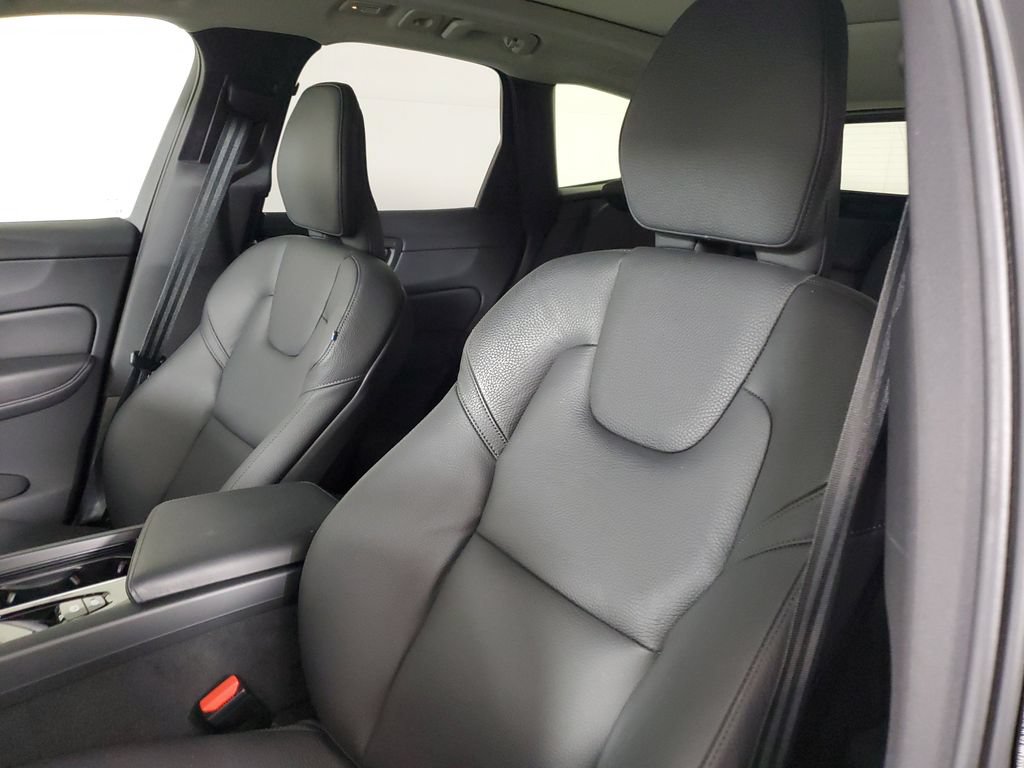 Certified 2025 Volvo XC60 T8 Plus w/ Protection Package Premier AWD/4WD image 25