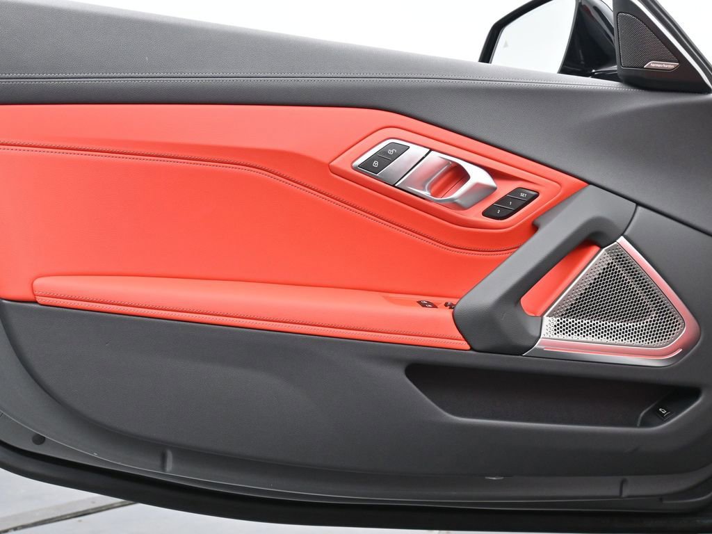 Used 2024 BMW Z4 M40i w/ Premium Package RWD image 11