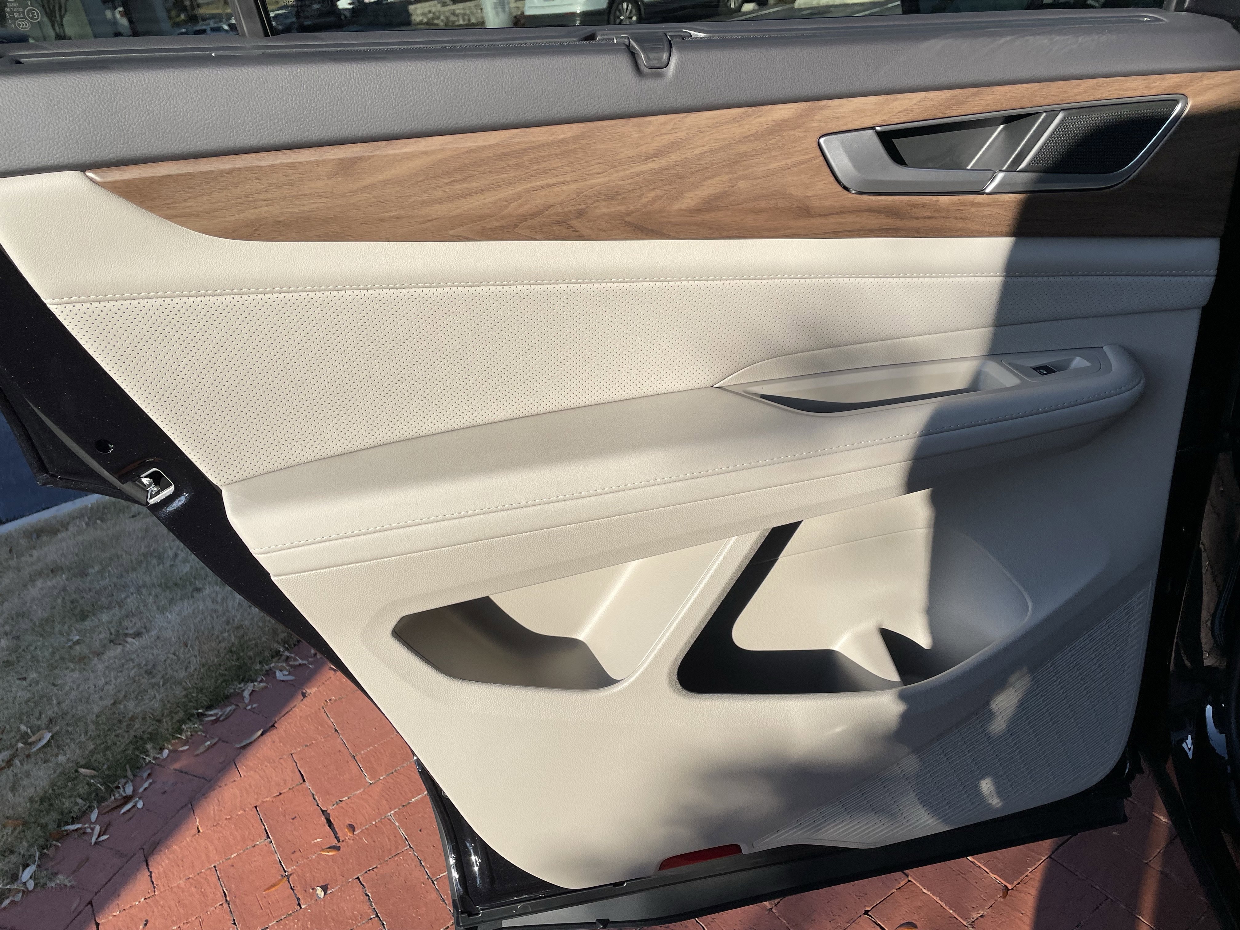 New 2026 Volkswagen Atlas SE image 11