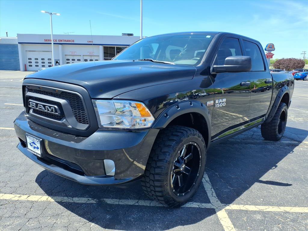 Used 2018 RAM 1500 ST AWD/4WD image 3