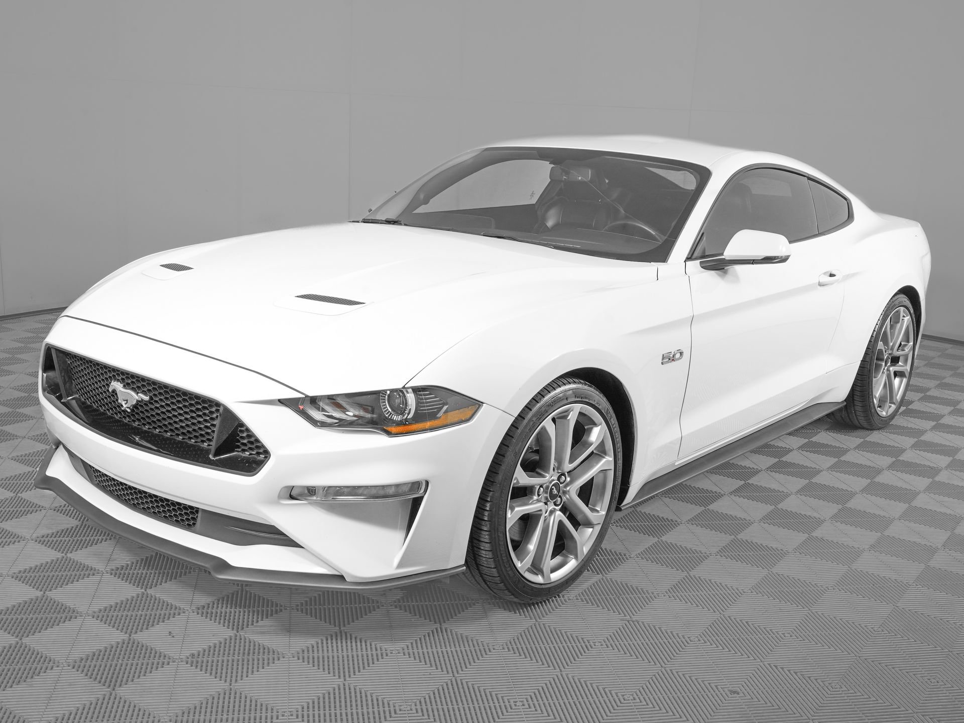 Used 2020 Ford Mustang GT Premium w/ Equipment Group 401A RWD image 8