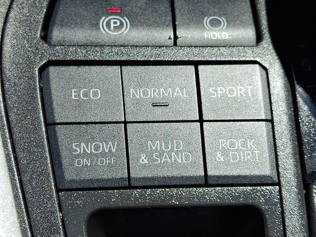 Used 2022 Toyota RAV4 XLE AWD/4WD image 24