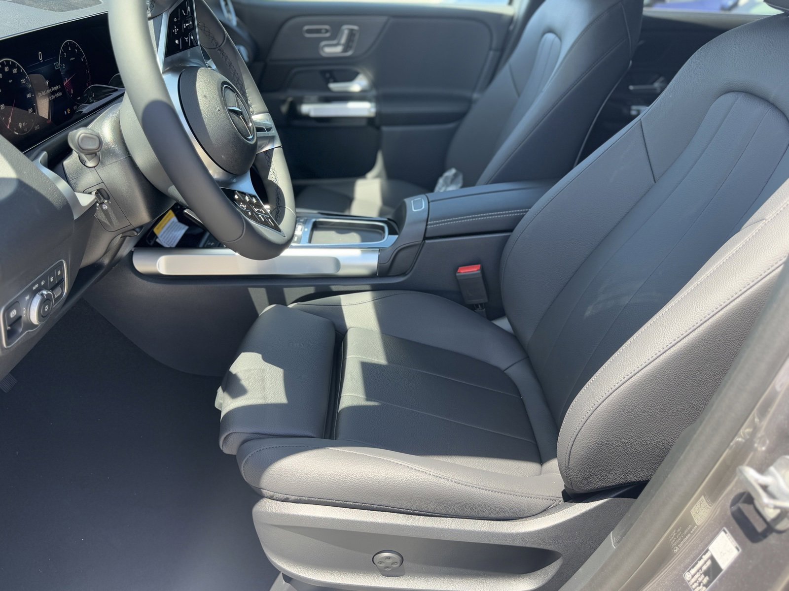 New 2026 Mercedes-Benz GLB 250 image 17