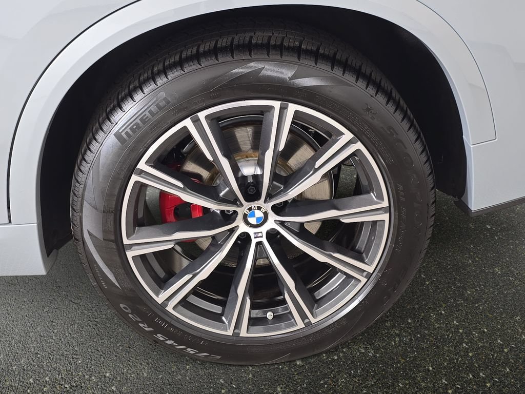 Used 2026 BMW X5 xDrive40i w/ M Sport Package AWD/4WD image 38