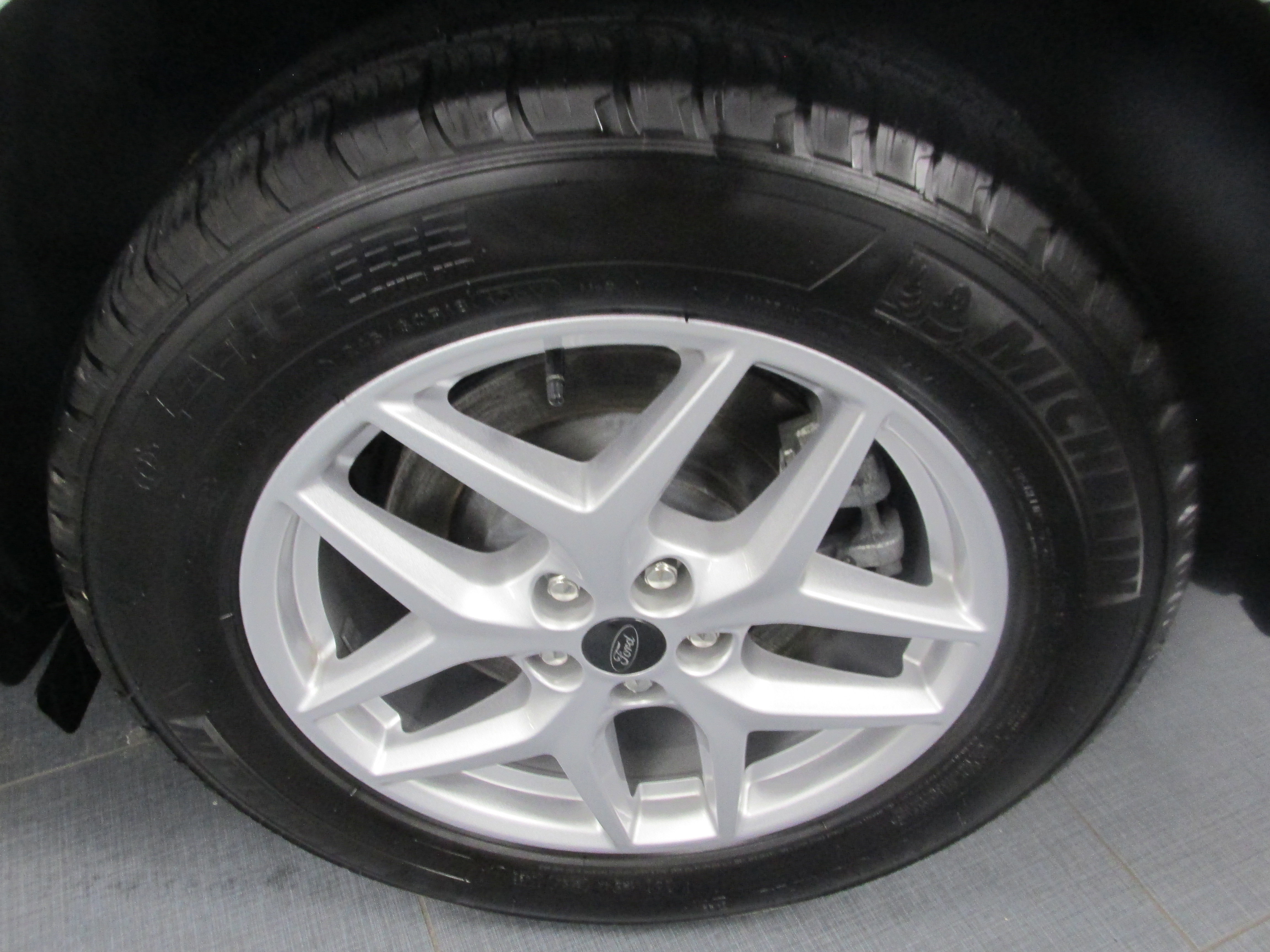 Used 2023 Ford Edge SEL w/ Convenience Package image 12