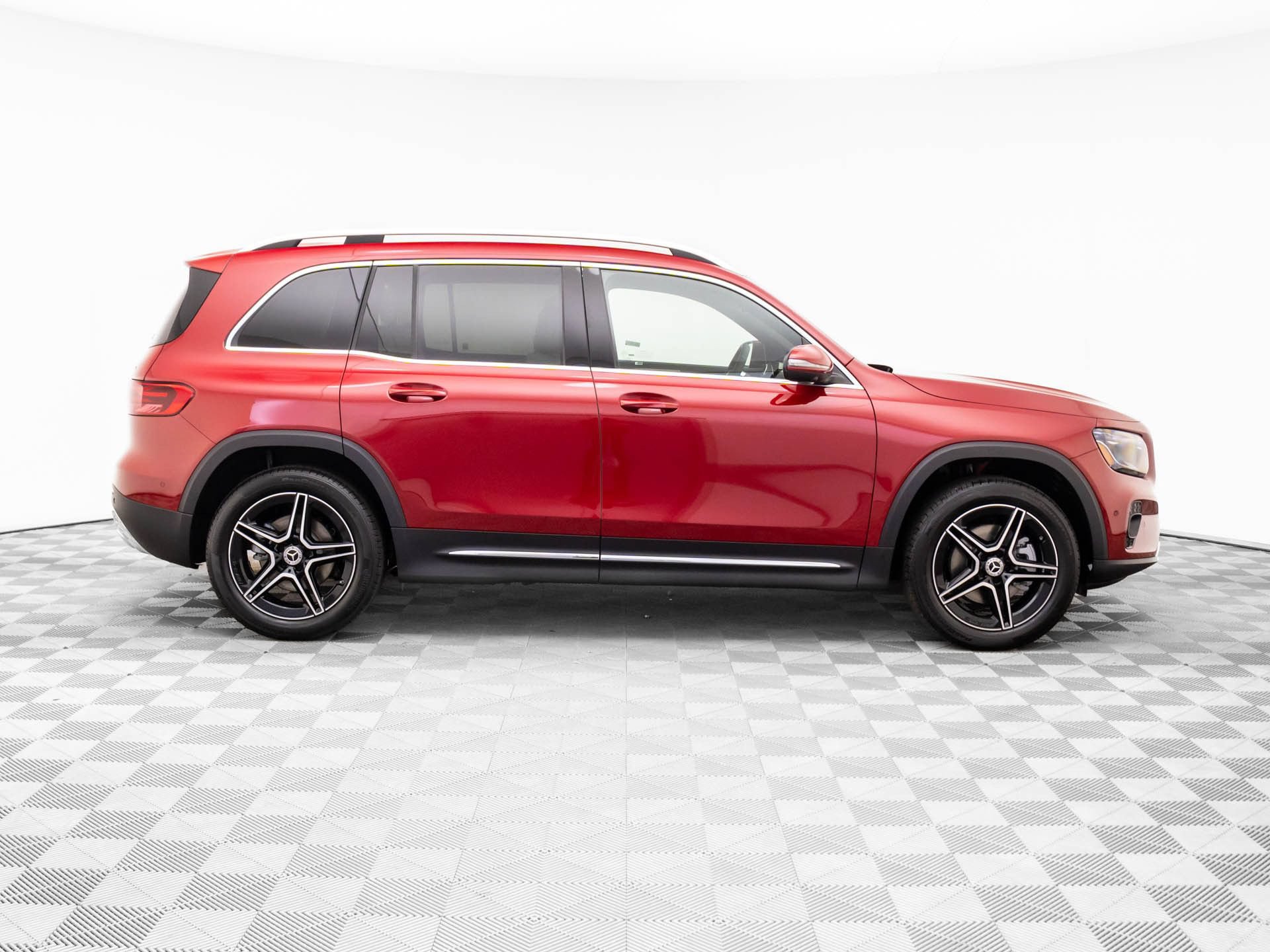 New 2026 Mercedes-Benz GLB 250 4MATIC image 6
