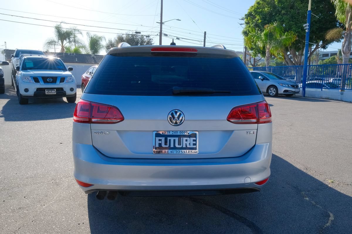 Used 2016 Volkswagen Golf SE FWD image 5