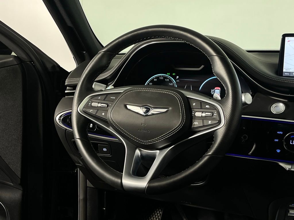 Used 2025 Genesis GV70 2.5T Sport Prestige w/ Sport Prestige Package image 15