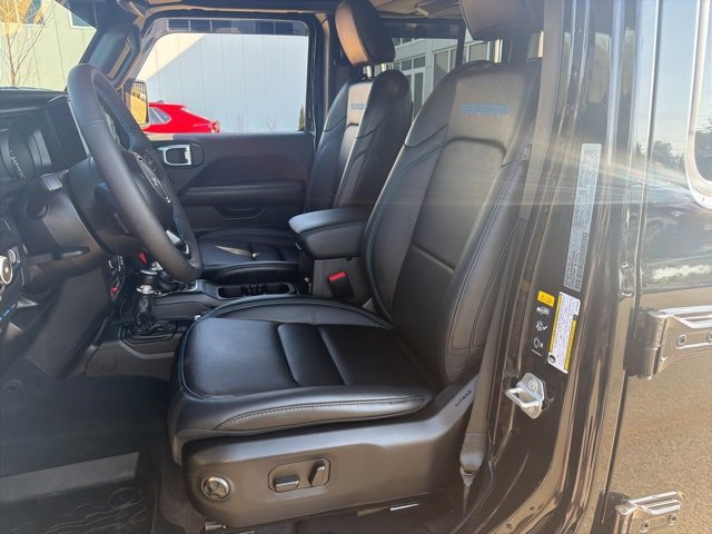 Used 2024 Jeep Wrangler Unlimited Rubicon 4xe image 25