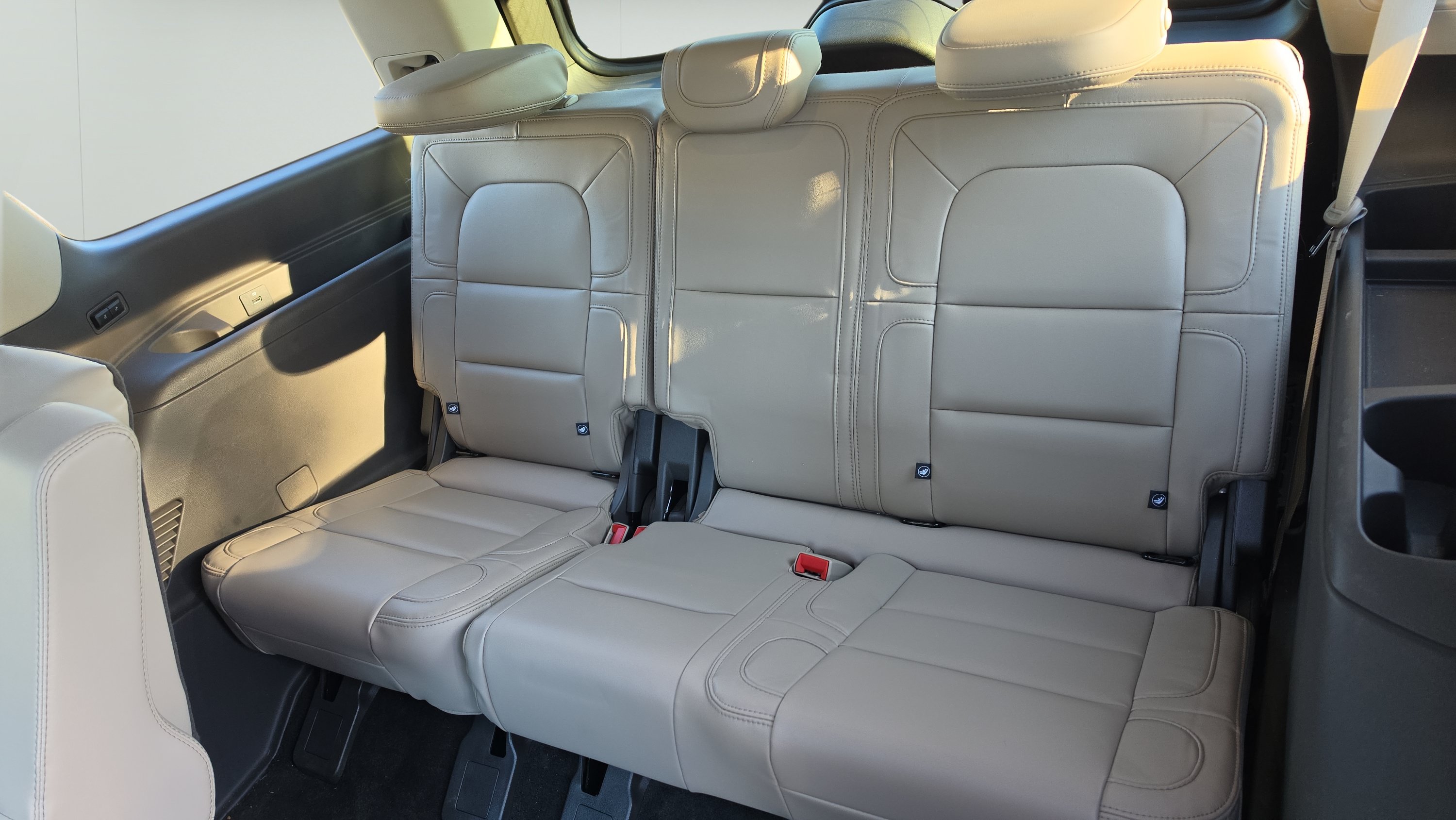 Used 2024 Lincoln Navigator Premiere AWD/4WD image 22