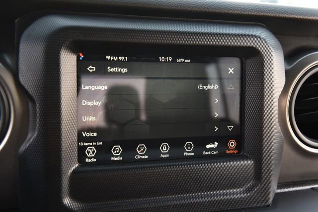 Used 2022 Jeep Gladiator Sport image 12