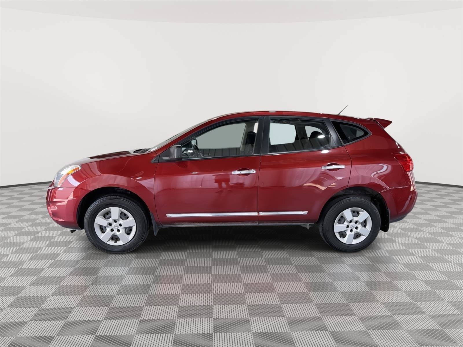 Used 2013 Nissan Rogue S FWD image 2